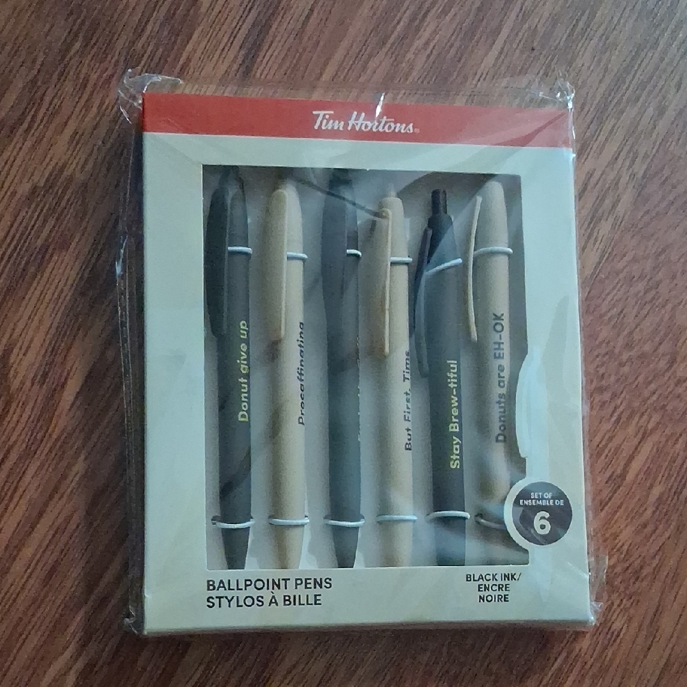 Black and Tan Ballpoint Pens Set